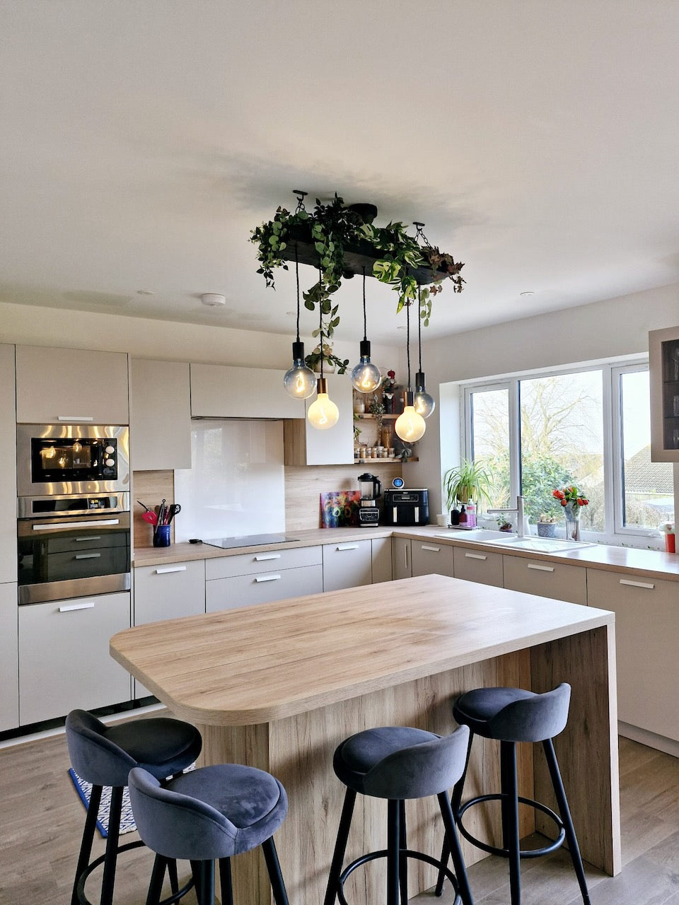 Matt Black Canopy Wooden Beam Chandelier MooBoo Home dÉsirer