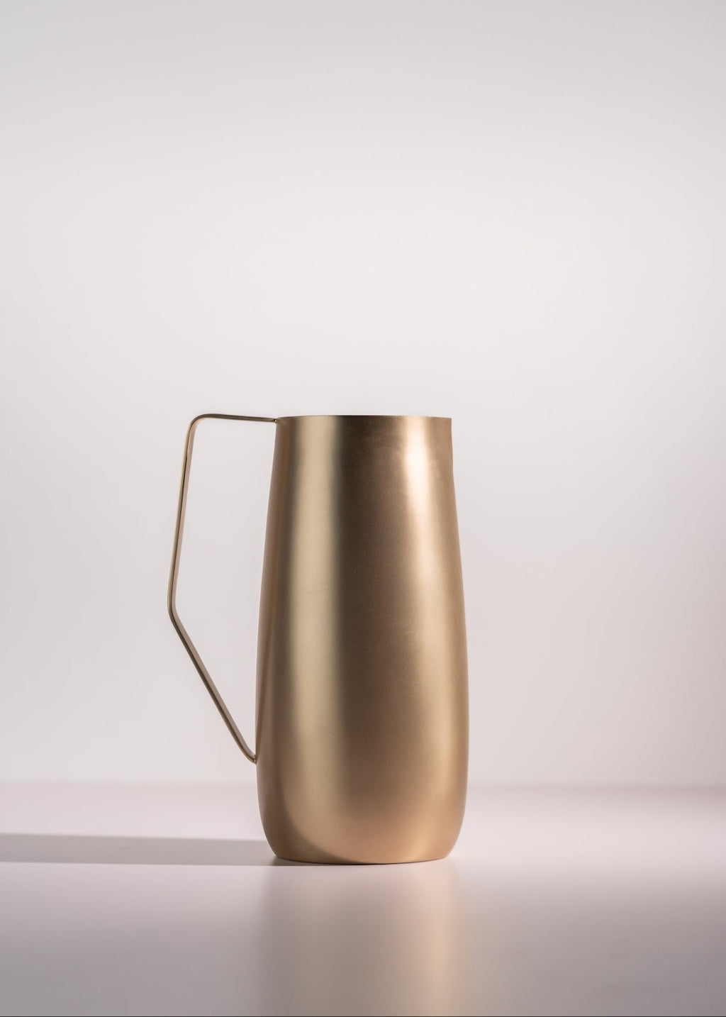 Artisan Brass Pitcher DC-Powered by People dÉsirer