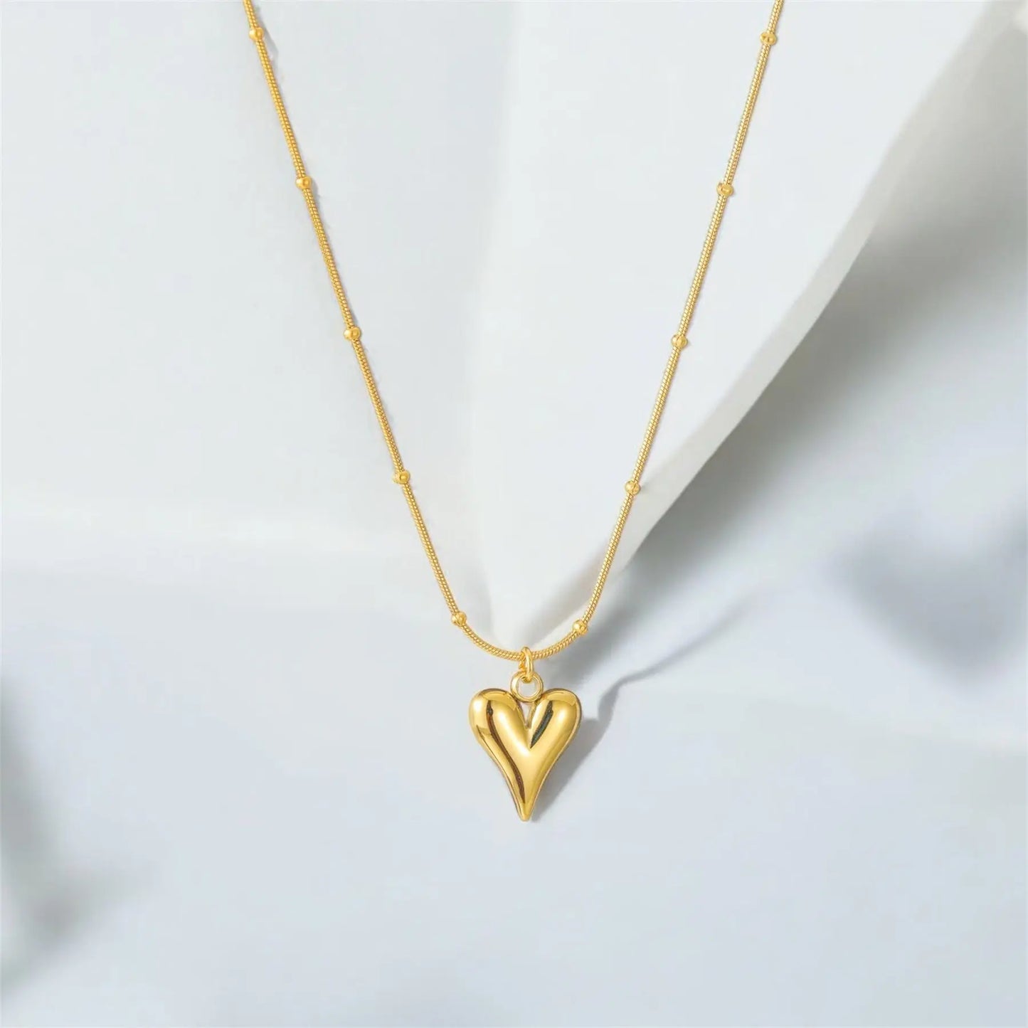 Gold Heart Pendant – Elegant Necklace dÉsirer dÉsirer