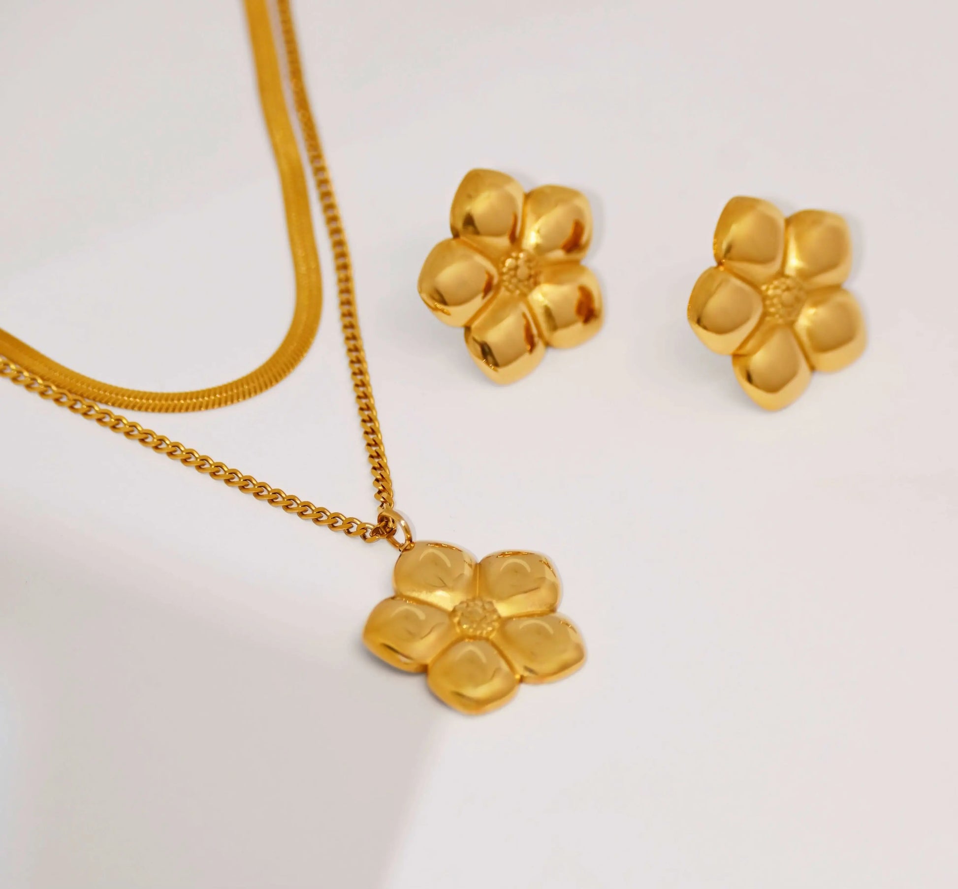 Gold Flower Charm necklace  and earring dÉsirer dÉsirer