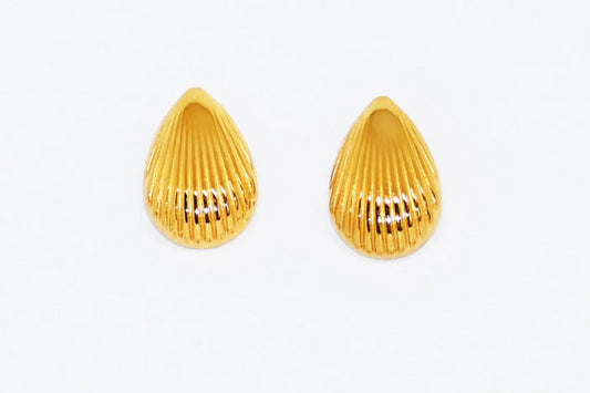 Gold Shell Stud Earrings dÉsirer dÉsirer