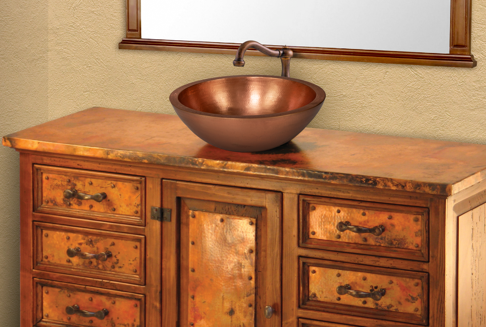 17" Round Double Wall Hammered Copper Bathroom Sink DC-Olde Copper / Space Enterprises dÉsirer